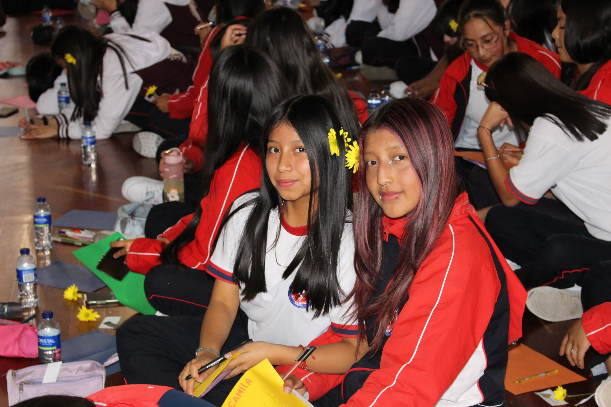 Estudiantes en una actividad del proyecto Semillas de Amor