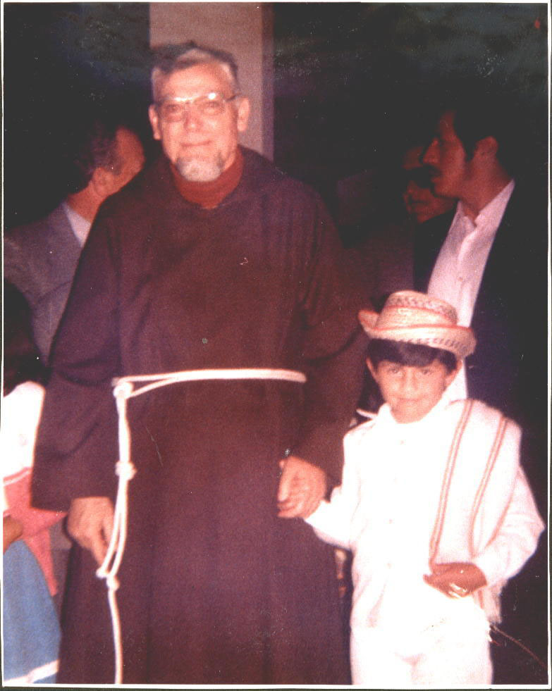 Padre Guillermo 004n_1Mayo de 1982Ana Maria Caicedo
